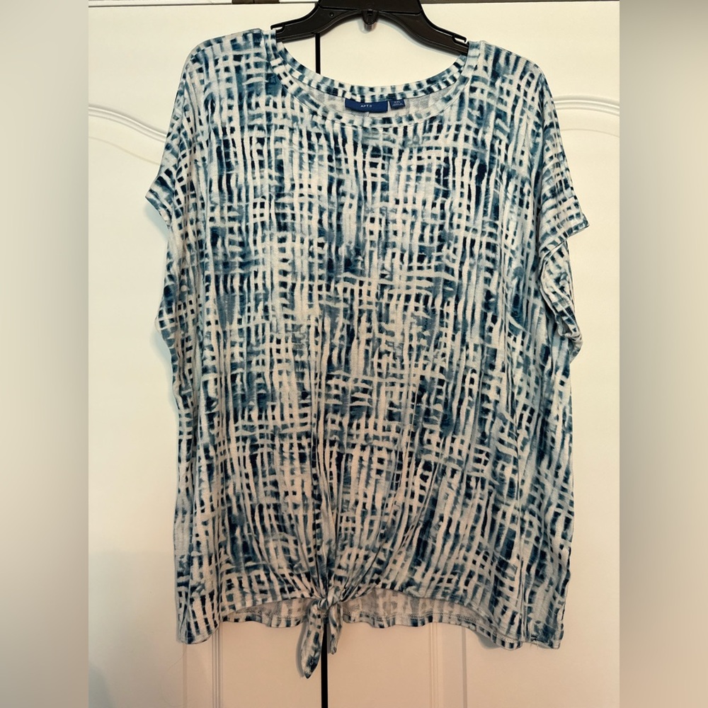Apt. 9 XXL Blue and White Women's Top